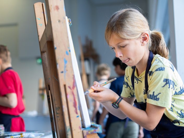 schilderen kind kinderfotograaf lelystad vangogh museum activiteiten verjaardagsfeestje portret zelfportret