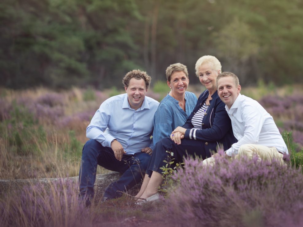 Familie fotograaf Veluwe | Lelystad Fotoshoot paarse heide