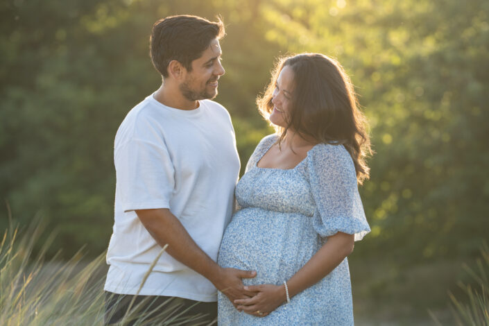 zwangerschapsfotograaf buiten zwangerschapsshoot fotograaf Hilversum