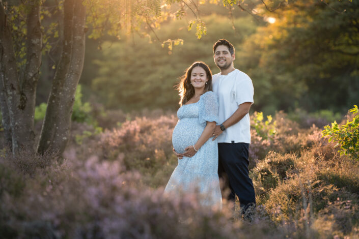 zwangerschapsfotograaf buiten zwangerschapsshoot fotograaf Hilversum